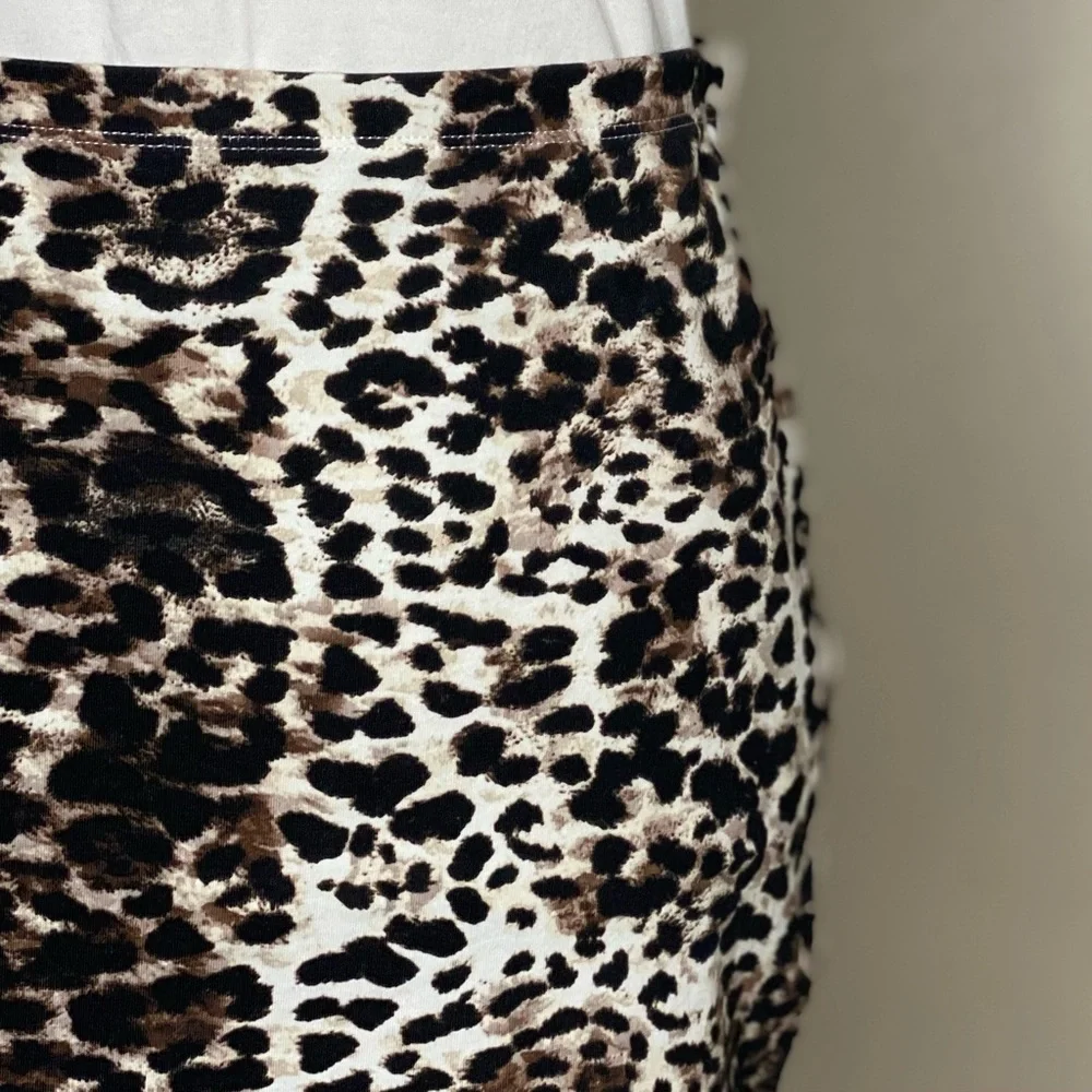 H&M‎ Basic Leopard Miniskirt Size M